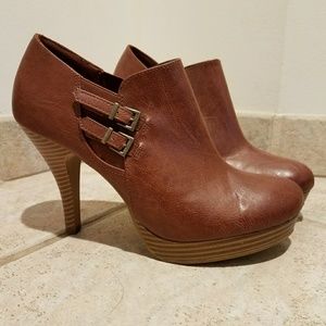 Fioni booties size 9